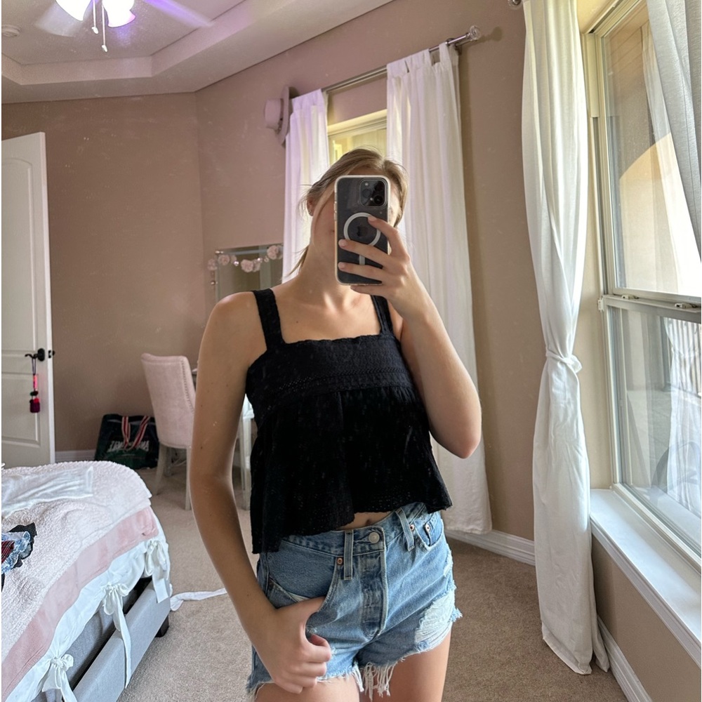 Eyelet Tank